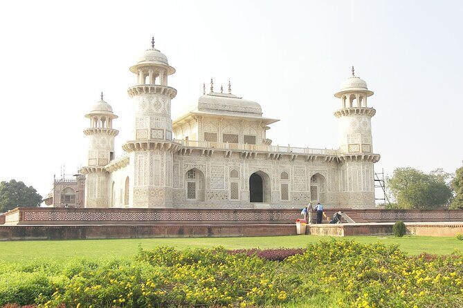Overnight Taj Mahal Tour- From New Delhi - Day 1: Agra Fort circuit, plus the photo-friendly Mehtab Bagh timing