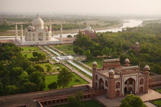 Overnight Taj Mahal Tour- From New Delhi - Day 2: The sunrise Taj Mahal run, then Fatehpur Sikri