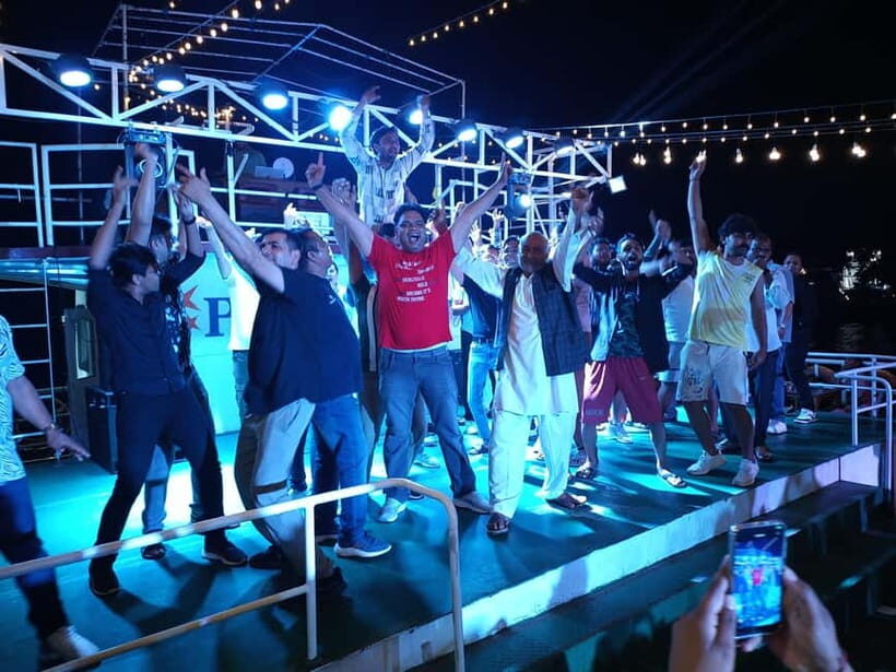 Panaji: Dinner Cruise with Drinks and Live Entertainment - Sunset Views and the Top Deck: How to Catch the Best Light