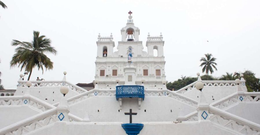 Panaji: Fontainhas Neighborhood Cultural Guided Walking Tour - Goa’s Old High Court and the Chief Minister’s Residence Stop