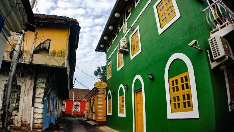 Panaji: Heritage Walking Tour in Fontainhas Latin Quarter - Rua São Tomé and Tobacco Square: The First Layer of Meaning