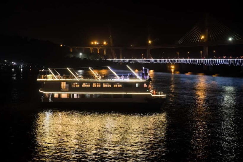 Panaji: Sunset Boat Party with Bollywood DJ and Dance Shows - Santa Monica jetty: what boarding feels like before the fun starts