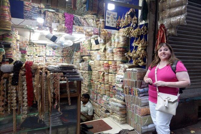 Personalized Old & New Delhi Markets & Shopping Tour - Old Delhi starts strong: Dariba Kalan and Kinari Bazaar