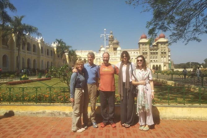 Pete City Walk - Stop 1 in Bengaluru: 500-year temples and a breakfast that sets the tone