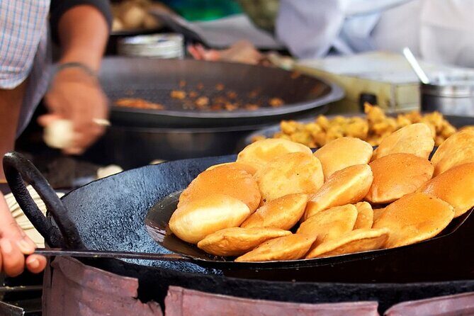 Pink City Plates: Food Walk Through Jaipur’s unique Eateries - Stop 5: RamChandra Kulfi, dairy markets, and lassi