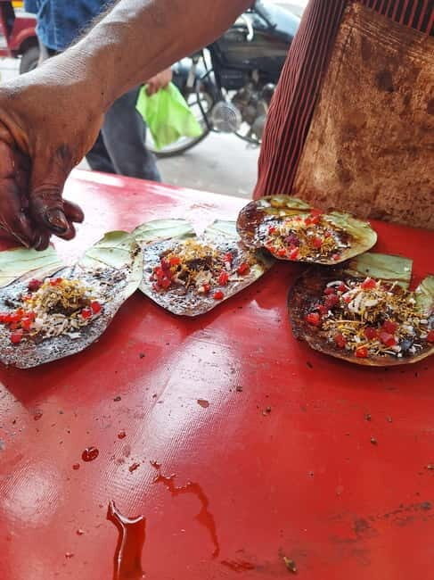 Pink City Walking Tour With Us ( A Haritage Walk in Jaipur) - Govind Dev Ji Temple and the Krishna ceremony stop