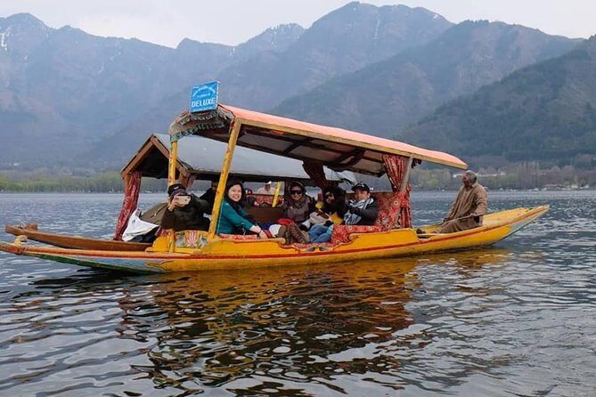 Private 4 Days Kashmir Tour Package - Srinagar arrival day: getting oriented with Shalimar, Nishat, and the garden side of Kashmir