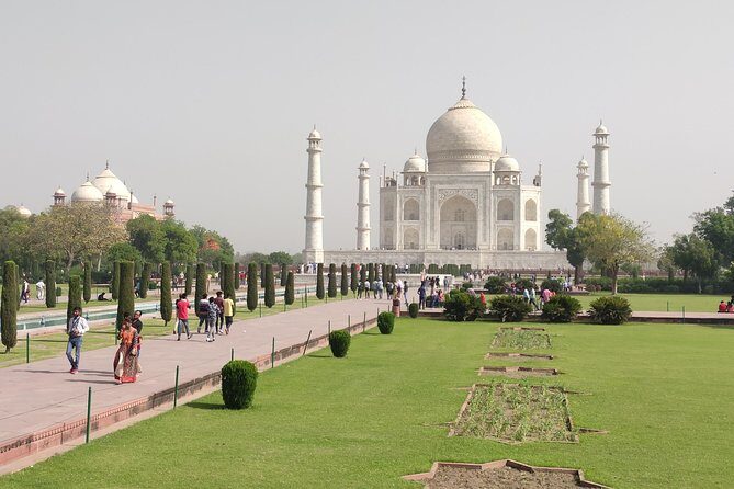 Private Agra Day Trip Taj Mahal Sunrise Tour From Delhi - A quick breakfast reset at Grand Mercure Agra