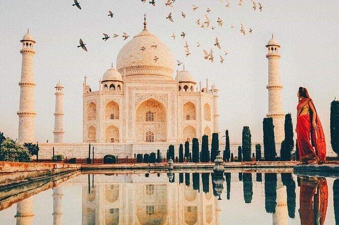 Private Agra Taj Mahal with local expert - Private sedan and timing from New Delhi to Agra