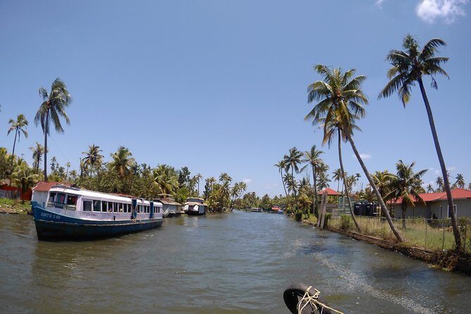 Private Alleppey Backwater Houseboat DayTour with Taxi from Kochi - Kochi to Alleppey by Car: The Two-Hour Setup