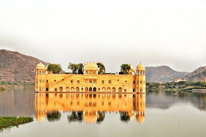 Private Amer Fort and Jaipur City Tour from Delhi By Car - Jantar Mantar: Science and Giants From 1728