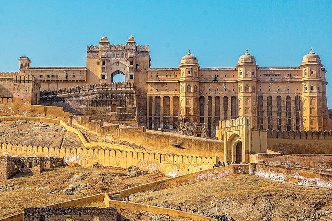 Private Cab for Full day Sightseeing in Jaipur - Stop 5: Hawa Mahal’s windows and “palace of wind” feeling