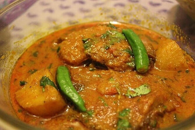 Private Calcutta Tour With Guide and Authentic Bengali lunch - A drive pass through British colonial Kolkata (with photo chances)