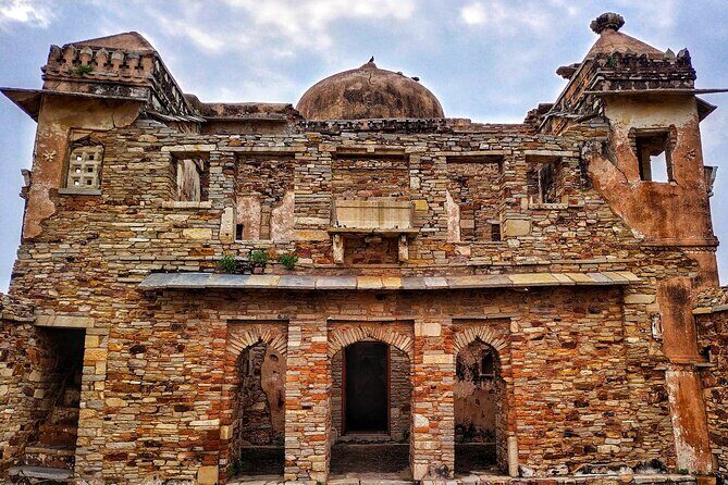 Private Chittorgarh Fort Day Tour with Guide, Lunch and Tickets - Price and value: is $98 actually fair for a full-day private tour?