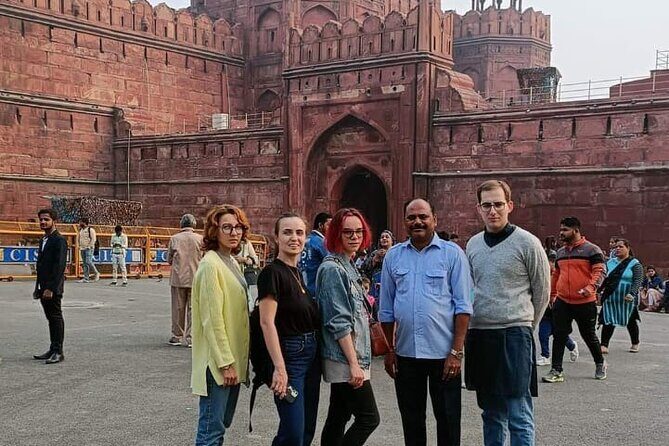 Private City Tour to Old and New Delhi - Qutub Minar: A Sultanate Tower You Can See from Far Away