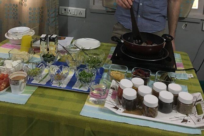 Private Cooking Class in Mumbai - Stop in Dadar West, then settle into the lesson