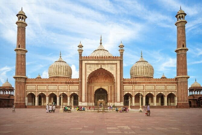 Private Customized Tour Of Old/New Delhi Spiritual Sites - New Delhi opener: a smooth start before the religious stops