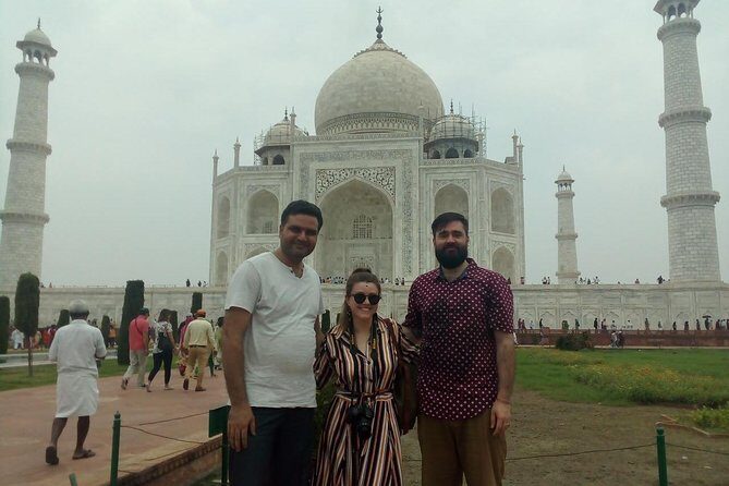 Private day tour from Delhi to Taj Mahal and Agra Fort with guide - Taj Mahal at 10:00: why the timing feels right
