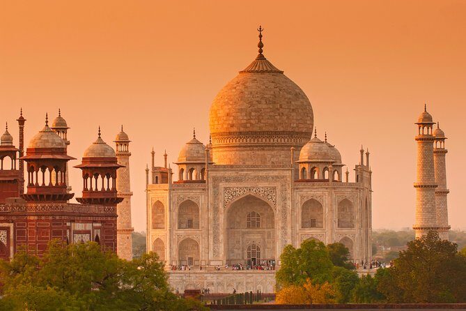 Private Day trip to Agra with Taj Mahal,Fort and lunch at 5 Star - Taj Mahal: what a guide helps you notice in two hours