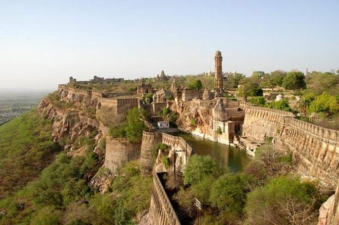 Private Day Trip to Chittorgarh Fort from Udaipur - The Scenic Drive Up: Letting the Driver Handle the Twists