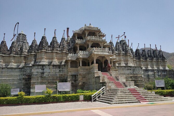 Private Day Trip to Kumbhalgarh Fort and Ranakpur from Udaipur - Price and logistics: what you’re really paying for