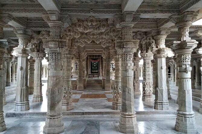 Private Day Trip to Mount Abu from Udaipur by Car - Entering Dilwara Jain Temples: the marble details you’ll actually see
