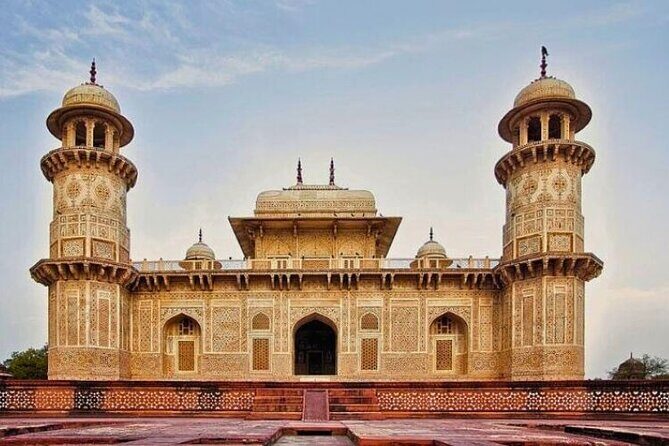 Private Day Trip to Taj Mahal & Agra From Jaipur - Private car comfort: vehicle size and what it means for your day