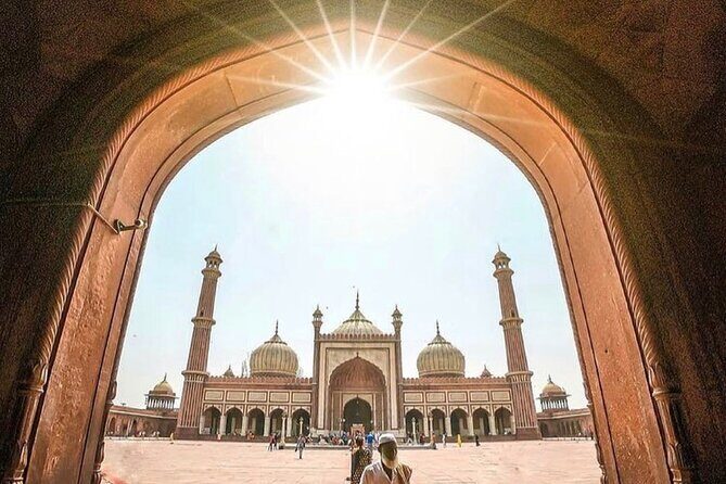 Private Delhi City Tour With Guide And Lunch All Including - Getting Oriented in Delhi: A Private Car Day That Works