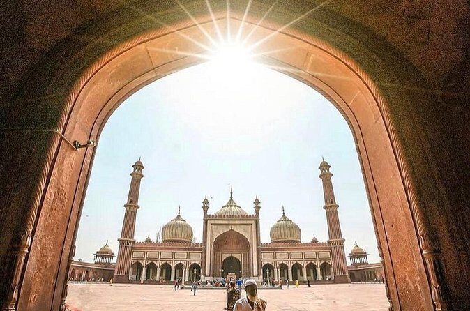 Private Delhi City Tour With Guide And Lunch All Including - Lotus Temple: Modern Spiritual Design, Short and Sweet