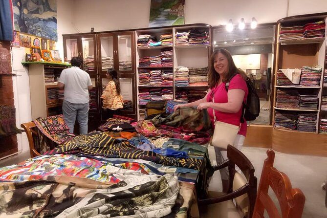 Private Delhi Shopping Tour with Female Expert - Stop 5: Delhi Haat craft market for contemporary handicrafts