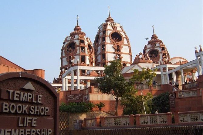 Private Delhi tour with Lotus Temple, ISKCON and Connaught Place with Dinner - Pickup, vehicle ride, and the short walk windows