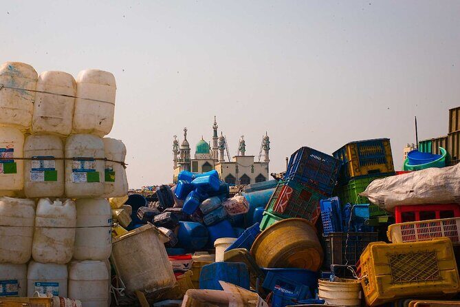 Private Dharavi Slum and Sightseeing Tour - Haji Ali Mosque on a Causeway: Sea Surrounds the Story