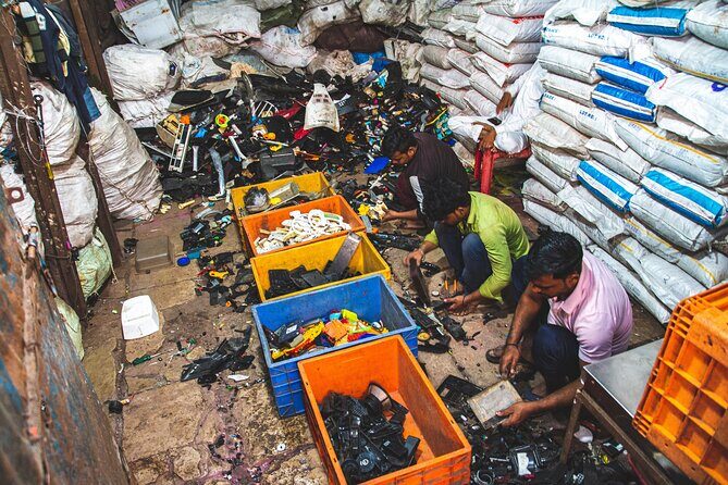 Private Dharavi Slum Photography Tour With Pickup - Pickup and meeting point near Mahim: start smart, not stressed