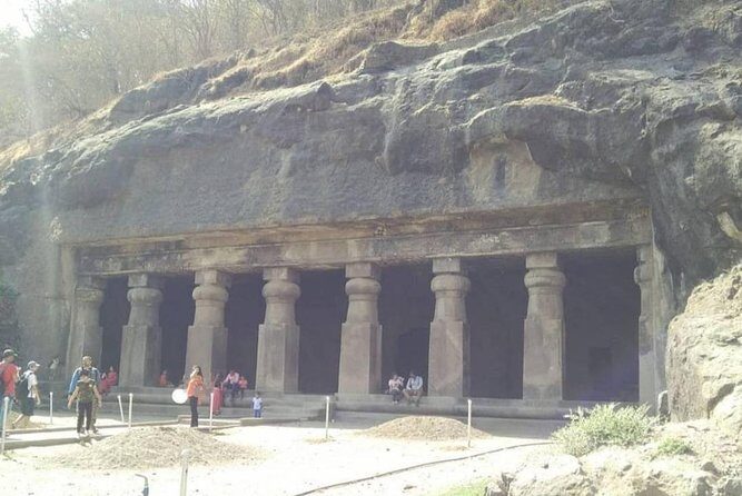 Private Elephanta Caves & Mumbai Sightseeing Tour with AC Car - The Mumbai drive: what you’re really paying attention to