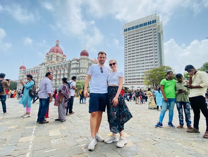 Private Exclusive Sightseeing Tour of Mumbai with Guide - Final stretch: Colaba Causeway street shopping and Crawford Market