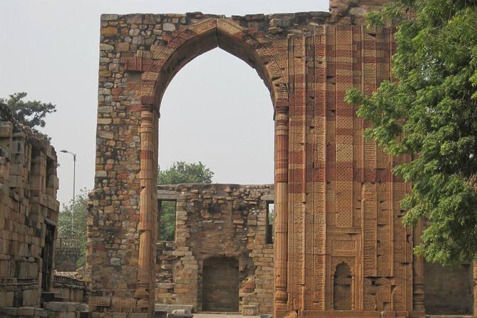 Private Full Day Guided Tour of Delhi and Old Delhi - Jama Masjid: the kind of stop that instantly gives you scale
