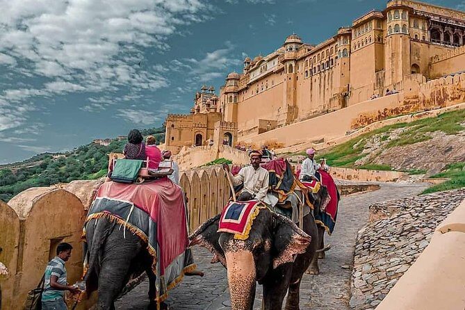 Private Full-Day Jaipur Sightseeing Tour by Car with Driver - Stop 3: Royal Gaitor Tumbas for a Calmer Pause