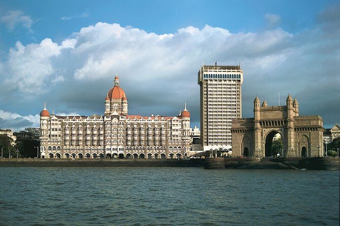 Private Full-Day Mumbai City Highlights with Markets Tour - Gateway of India and Marine Drive: The City’s Two Photogenic Mood Switches