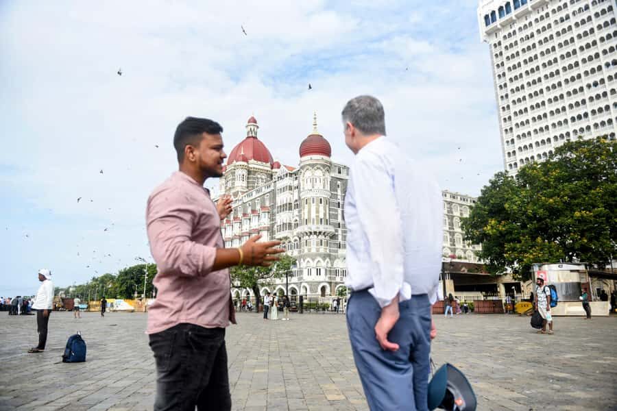 Private Full-Day Mumbai Sightseeing & Elephanta Caves Tour - Oval Cricket Ground and Mumbai’s Sporting Side