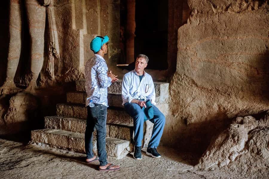 Private Full-Day Mumbai Sightseeing & Elephanta Caves Tour - Price and Value: What $60 Per Person Gets You