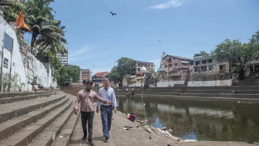 Private Full-Day Mumbai Sightseeing & Elephanta Caves Tour - Pickup, Transport, and the Comfort Advantage of a Private Vehicle