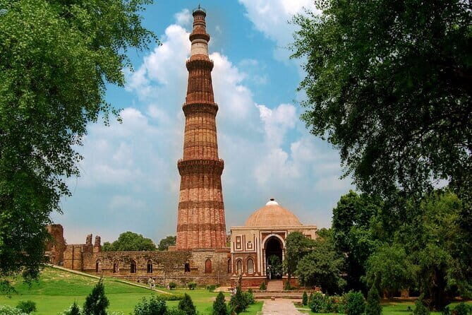 Private Full Day New and Old Delhi City Tour - Key things you’ll notice right away