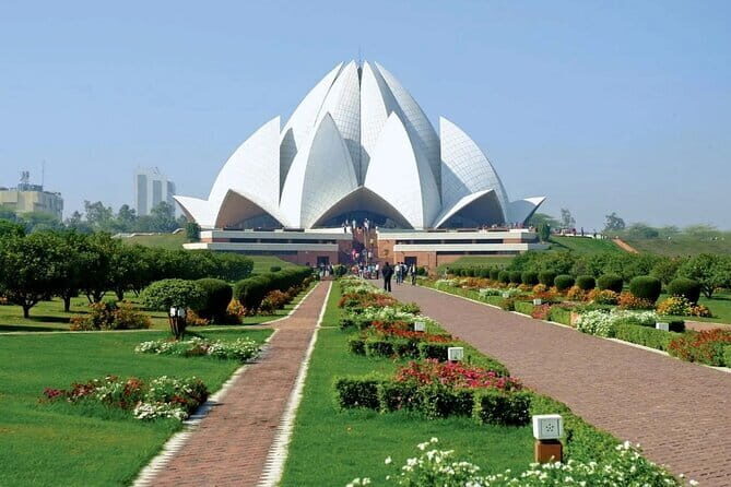 Private Full Day New and Old Delhi City Tour - Old Delhi First: Red Fort, Chandni Chowk by Rickshaw, Jama Masjid