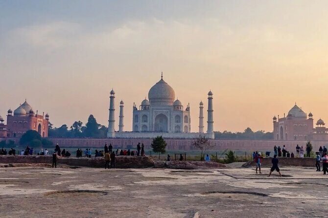 Private Full Day Taj Mahal Luxury Tour By Train From Delhi - Agra Fort: Mughal-era context you can walk through