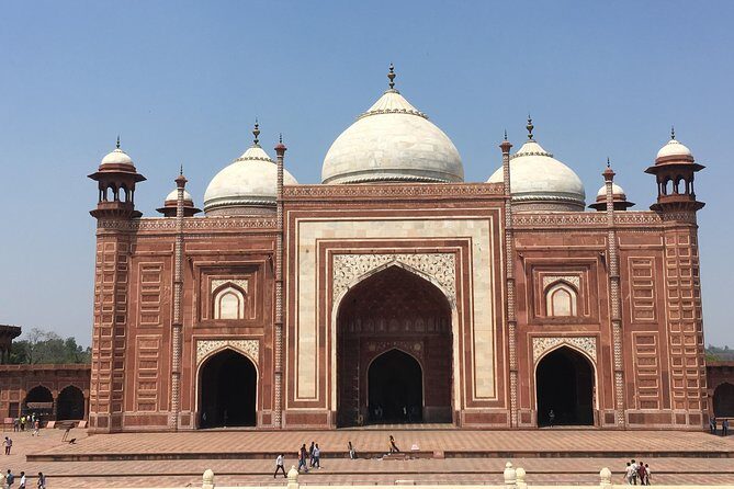 Private Full Day Taj Mahal Tour From Delhi by High Speed Gatiman Express Train - Choosing Train Class, Seats, and Staying on Time With Your Team