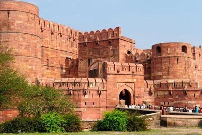 Private Full-Day Tour by Train to Taj Mahal from Delhi - The Delhi-to-Agra morning: pickup, Gatimaan Express, and onboard comfort