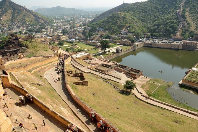 Private Full-Day Tour in Jaipur - Amber Fort in Amer: why the hilltop setting is half the experience