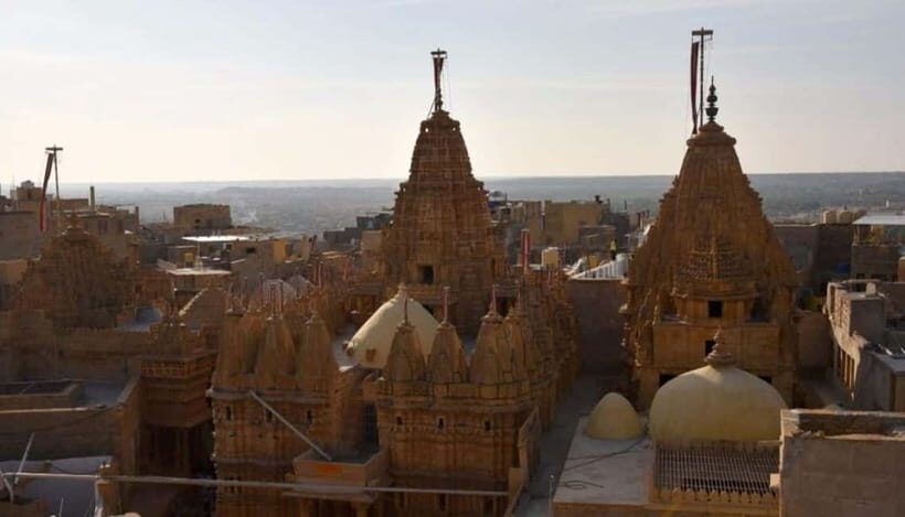 Private Full-Day Tour of Golden City Jaisalmer - Salim Singh Ki Haveli and Patwon Ki Haveli: two kinds of wow