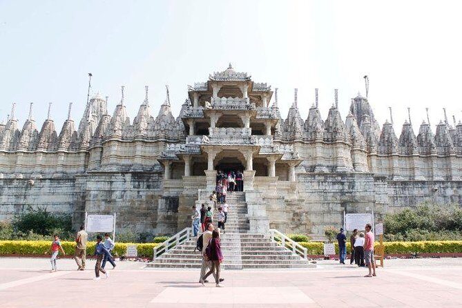 Private Full-Day Tour to Ranakpur and Kumbalgarh from Udaipur - Ranakpur Jain Temple: 29 halls and 1,444 pillars of pure detail