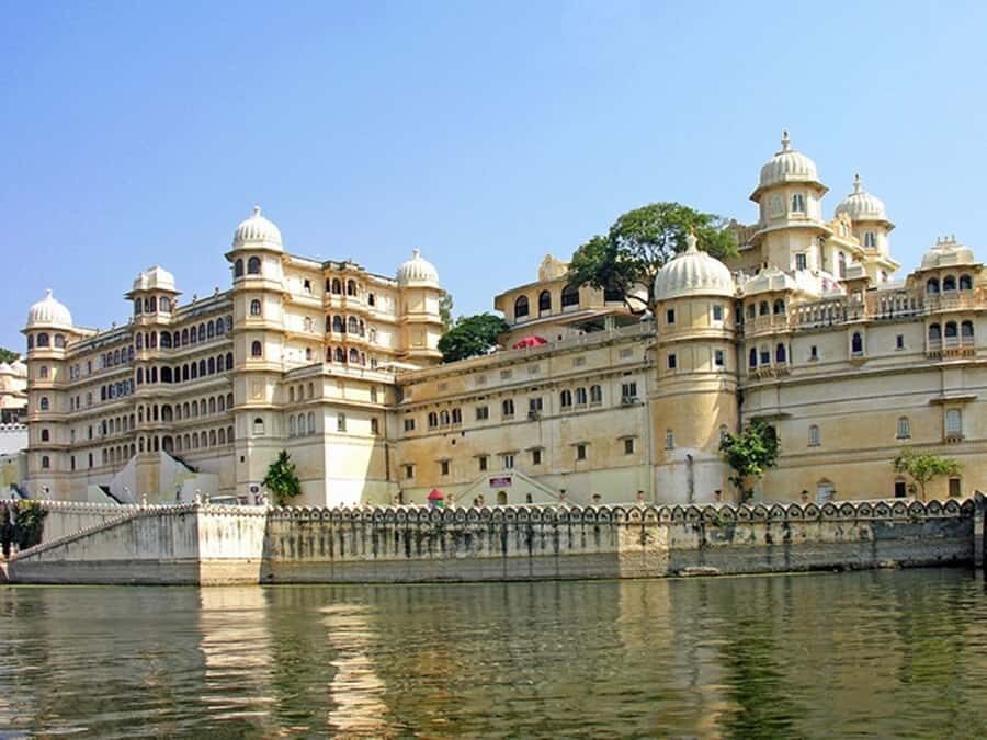 Private Full-Day Udaipur City Tour with Guide - A full-day Udaipur loop that makes sense